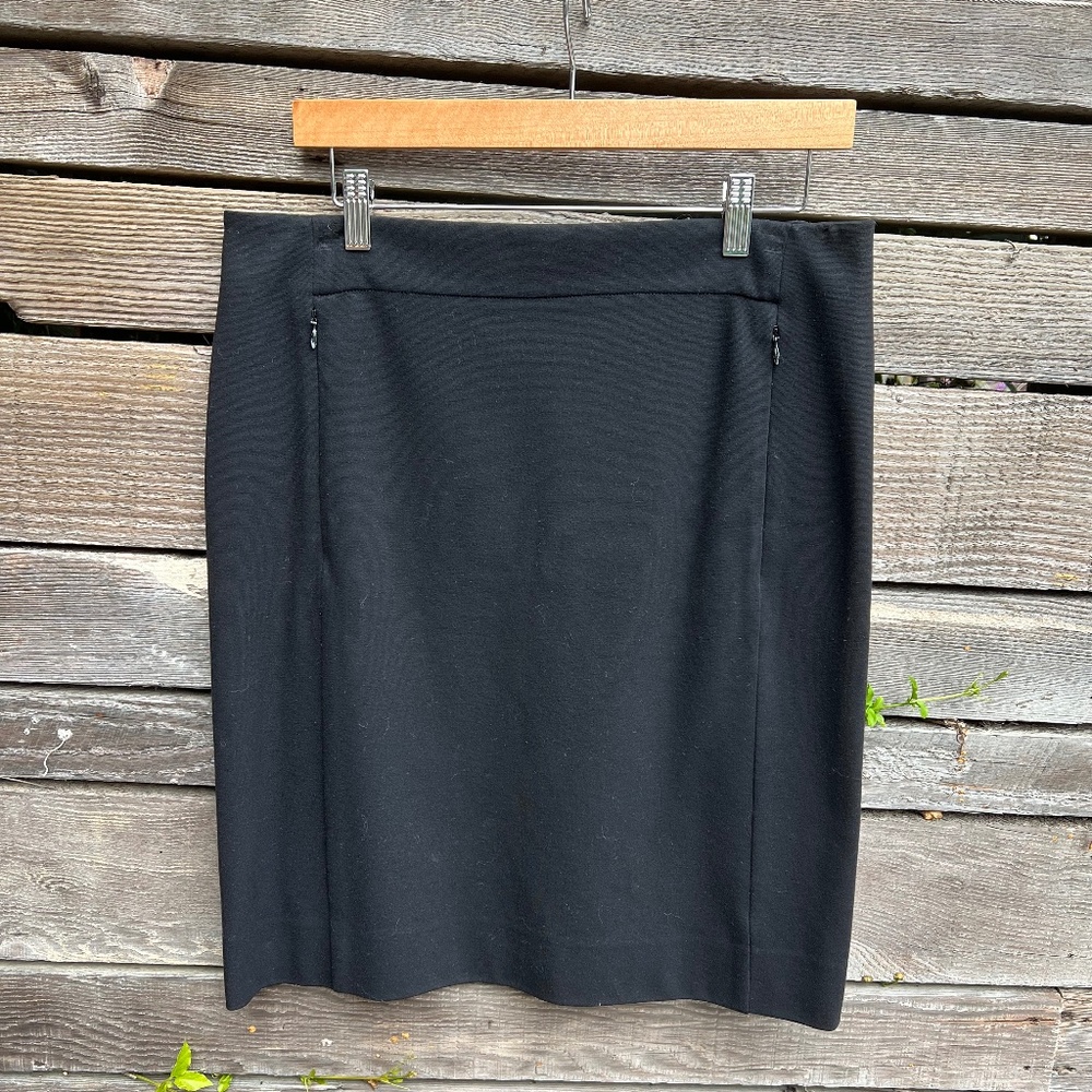 DIANE von FURSTENBERG Black knee length knit skirt  - Size 14